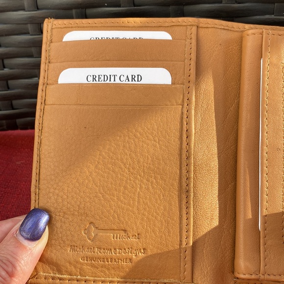 Michael Rome Designs Leather Wallet - Picture 3 of 6